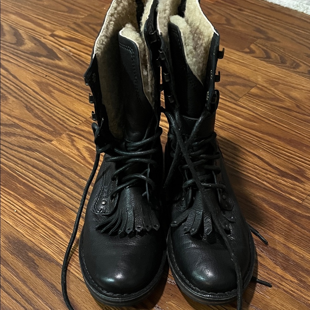 UGG Black Leather Combat Boots Shearling 7 nwob